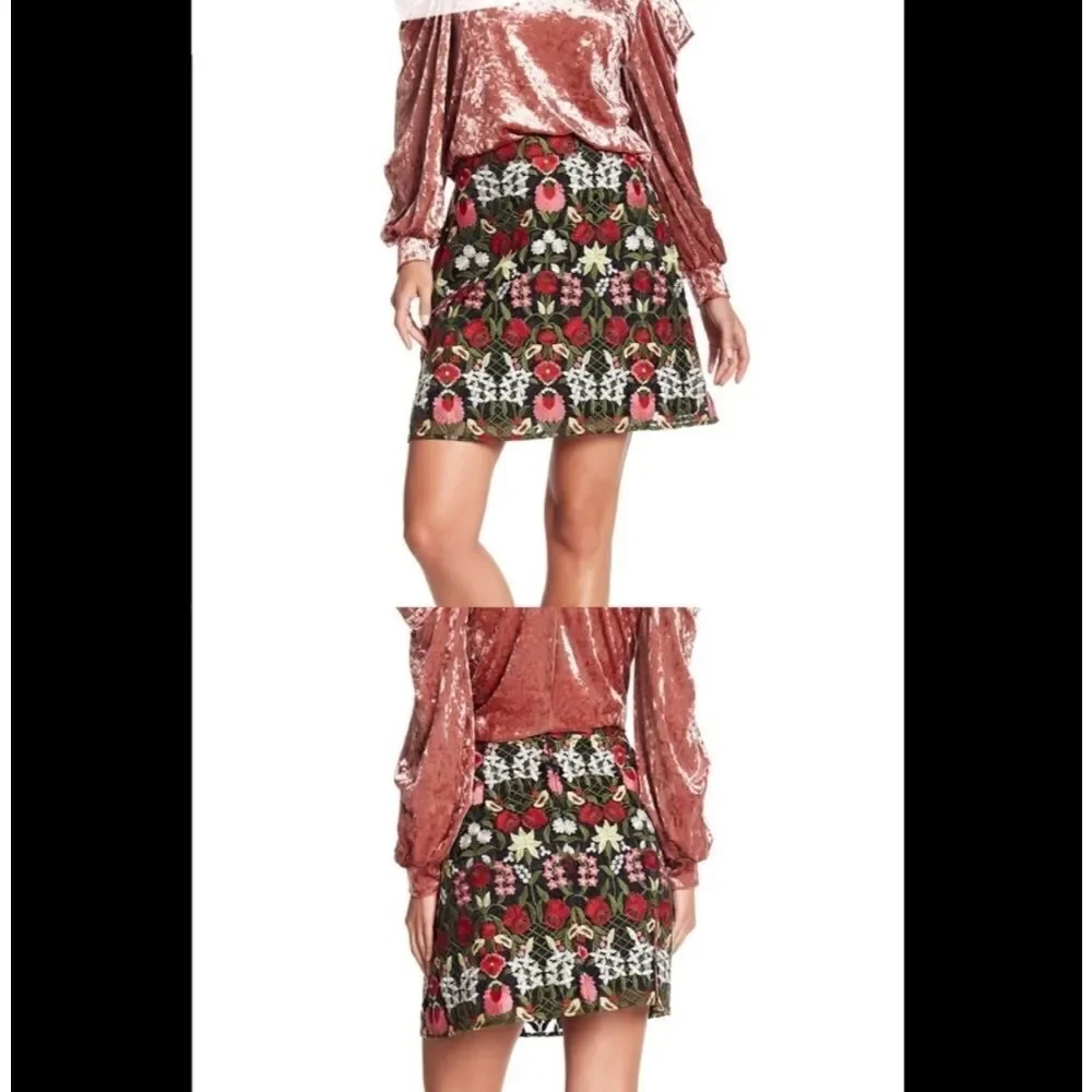 ‎LUCY PARIS MARIA EMBROIDERED SKIRT IN BLACK